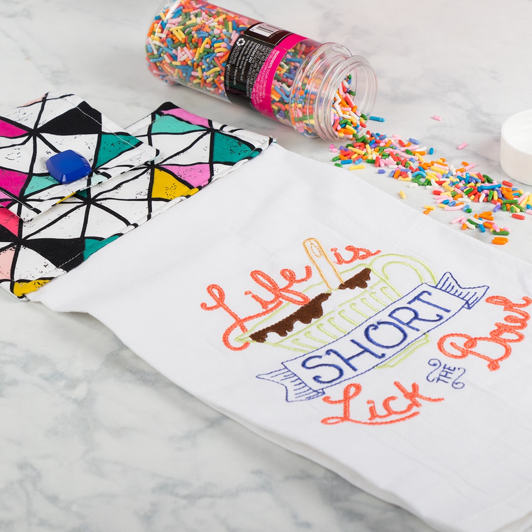 BLOG REMIX 2 - DIY Hanging Kitchen Towel - The Jolly Jabber Quilting Blog