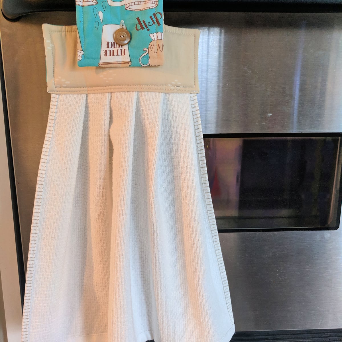 BLOG REMIX 2 - DIY Hanging Kitchen Towel - The Jolly Jabber Quilting Blog