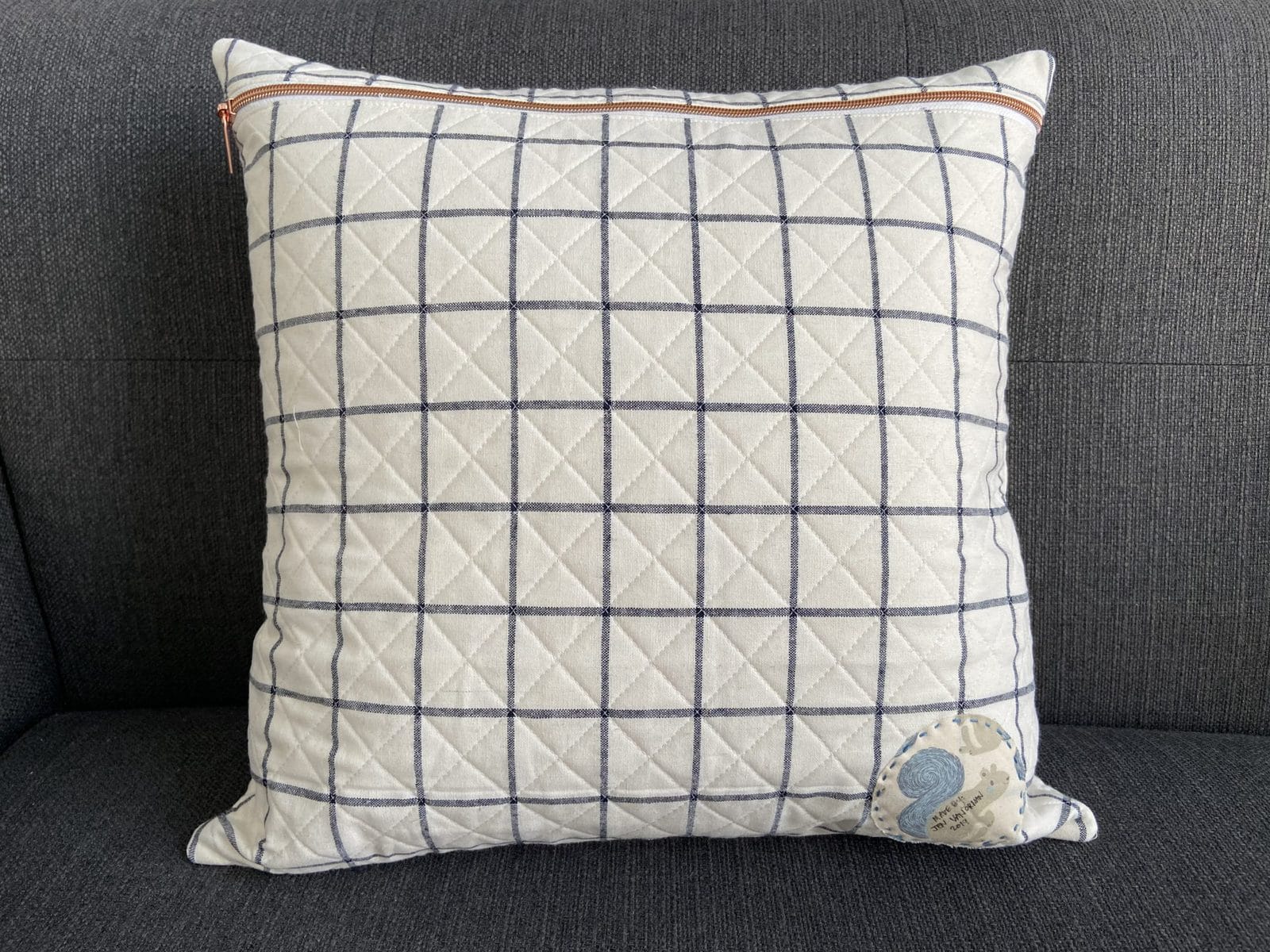 Pillow Talk Pillow Fight - Round 2 - The Jolly Jabber Quilting Blog