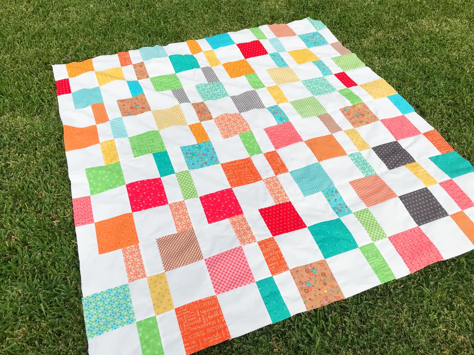 Free Charm Pack Quilt Patterns ⋆ Hello Sewing