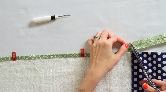 BLOG REMIX 2 - DIY Hanging Kitchen Towel - The Jolly Jabber Quilting Blog