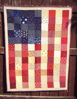 http://www.diaryofaquilter.com/2015/07/american-flag-quilt-tutorial.html