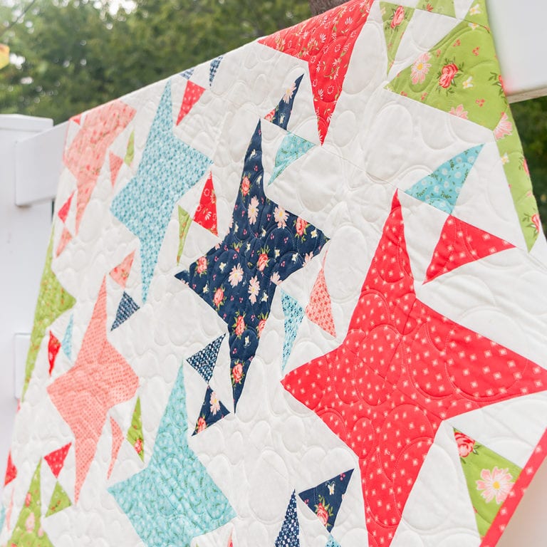 So, let’s get quilting! The Fat Quarterfriendly quilt pattern looks