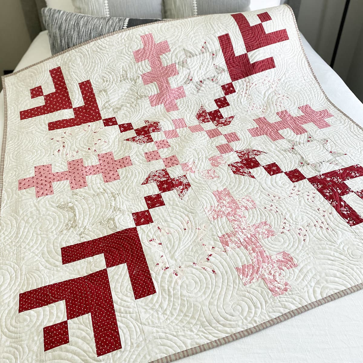 This Jelly Snowflake Quilt was made by Nichol Spohr with The Flower Farm by Bunny Hill Designs for Moda Fabrics.