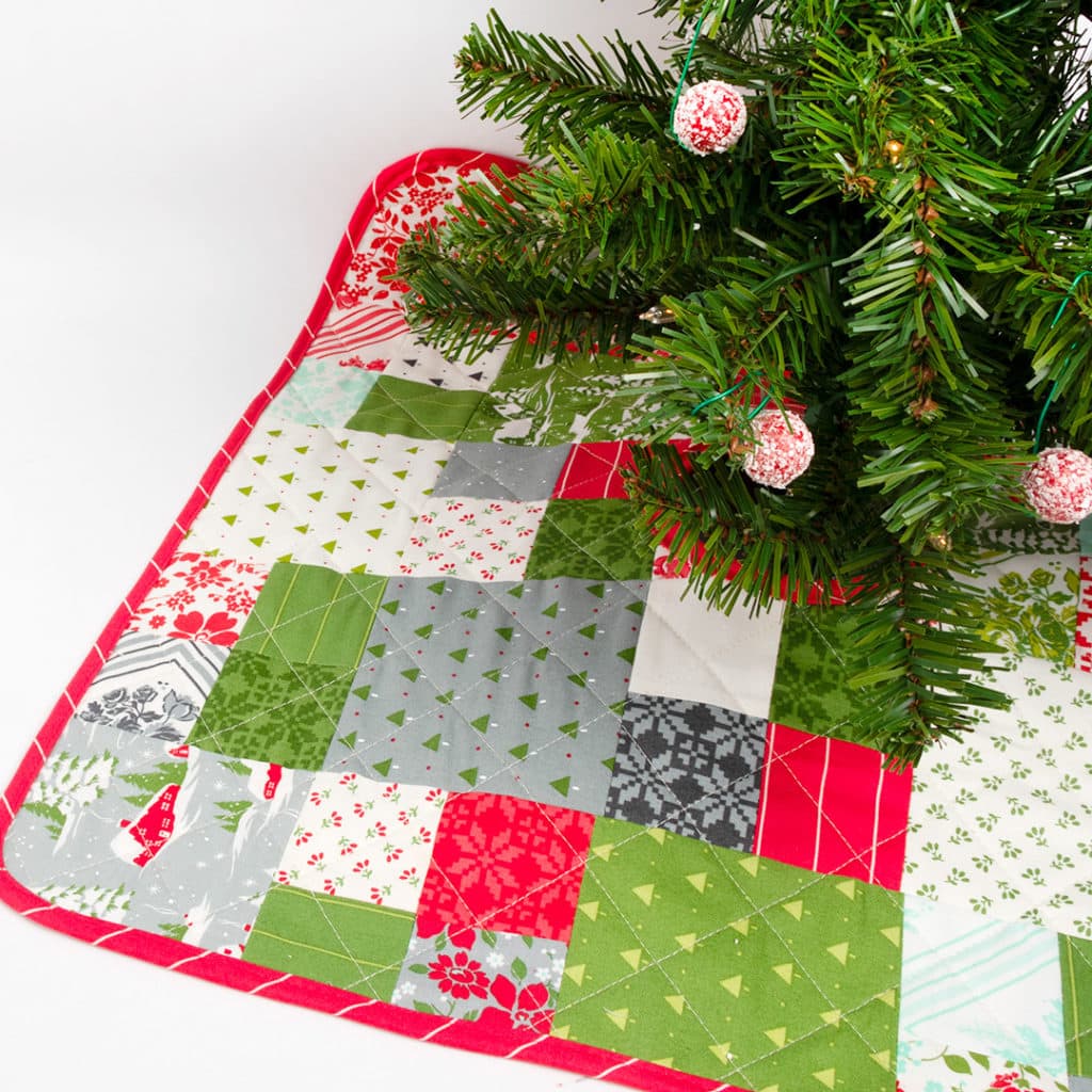 Free Mini Tree Skirt Tutorial