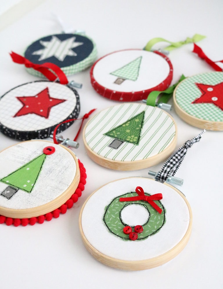 Make these cute Christmas ornaments with embroidery hoops and iron-on ...